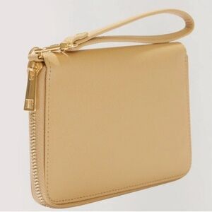 NWT Lost and Wander Wristlet Clutch A36